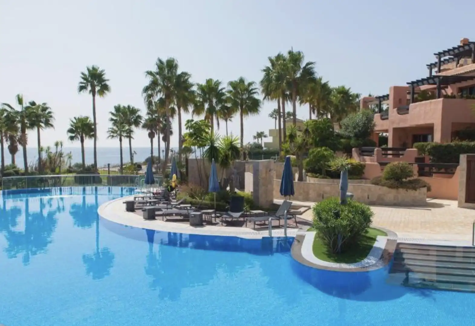 Piscina de Apartamento en venta en Estepona con Aire acondicionado, Terraza y Piscina