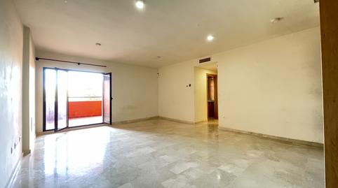 Foto 4 de Apartament en venda a Puerto de Estepona, Málaga