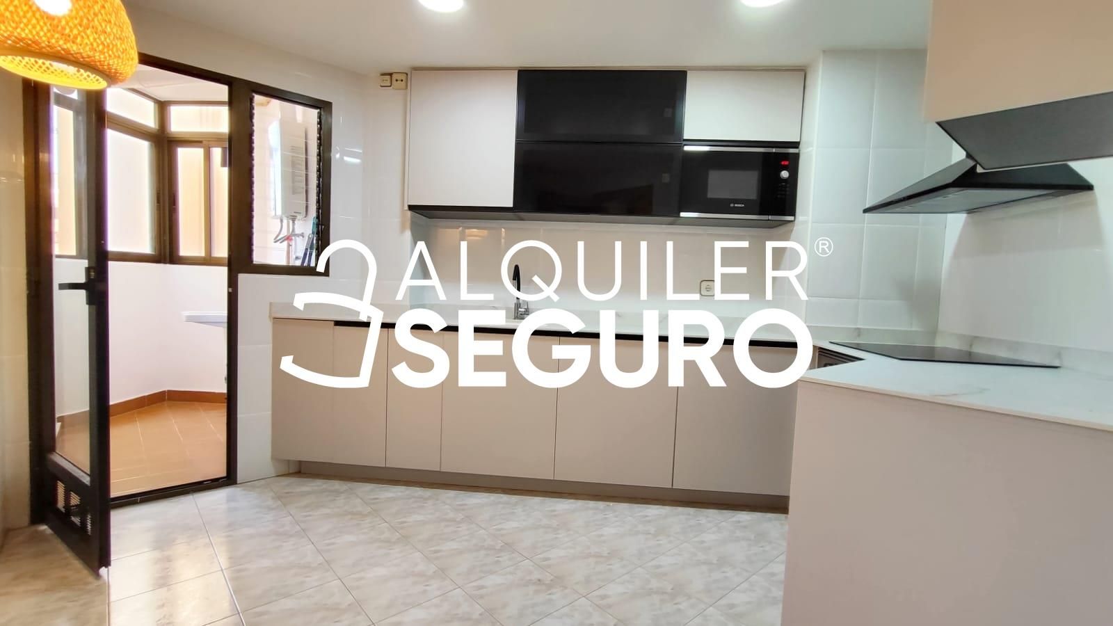 Cuina de Pis de lloguer en  Valencia Capital amb Aire condicionat