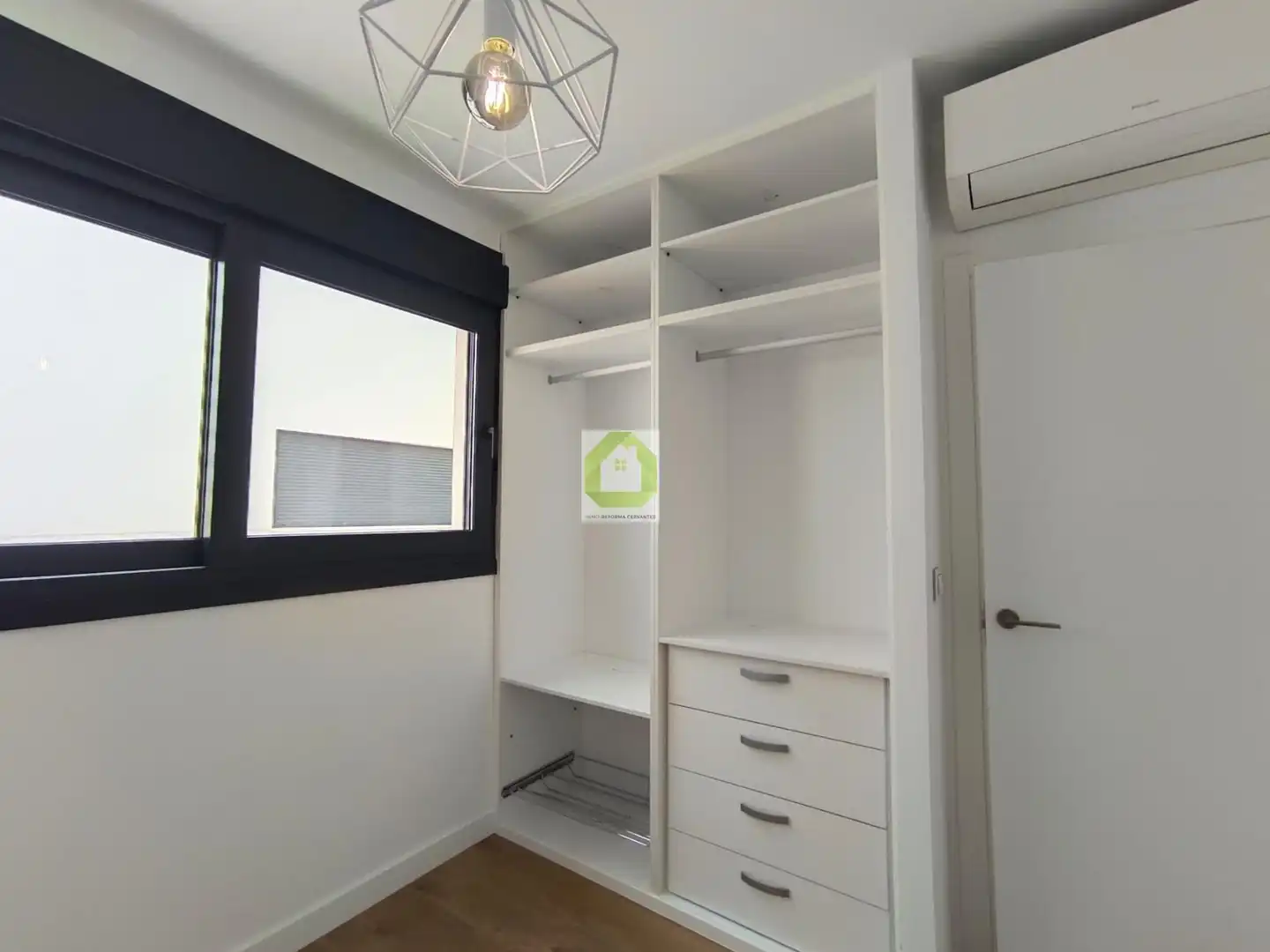 Schlafzimmer von Dachboden zur Miete in Armilla mit Klimaanlage, Terrasse und Abstellraum