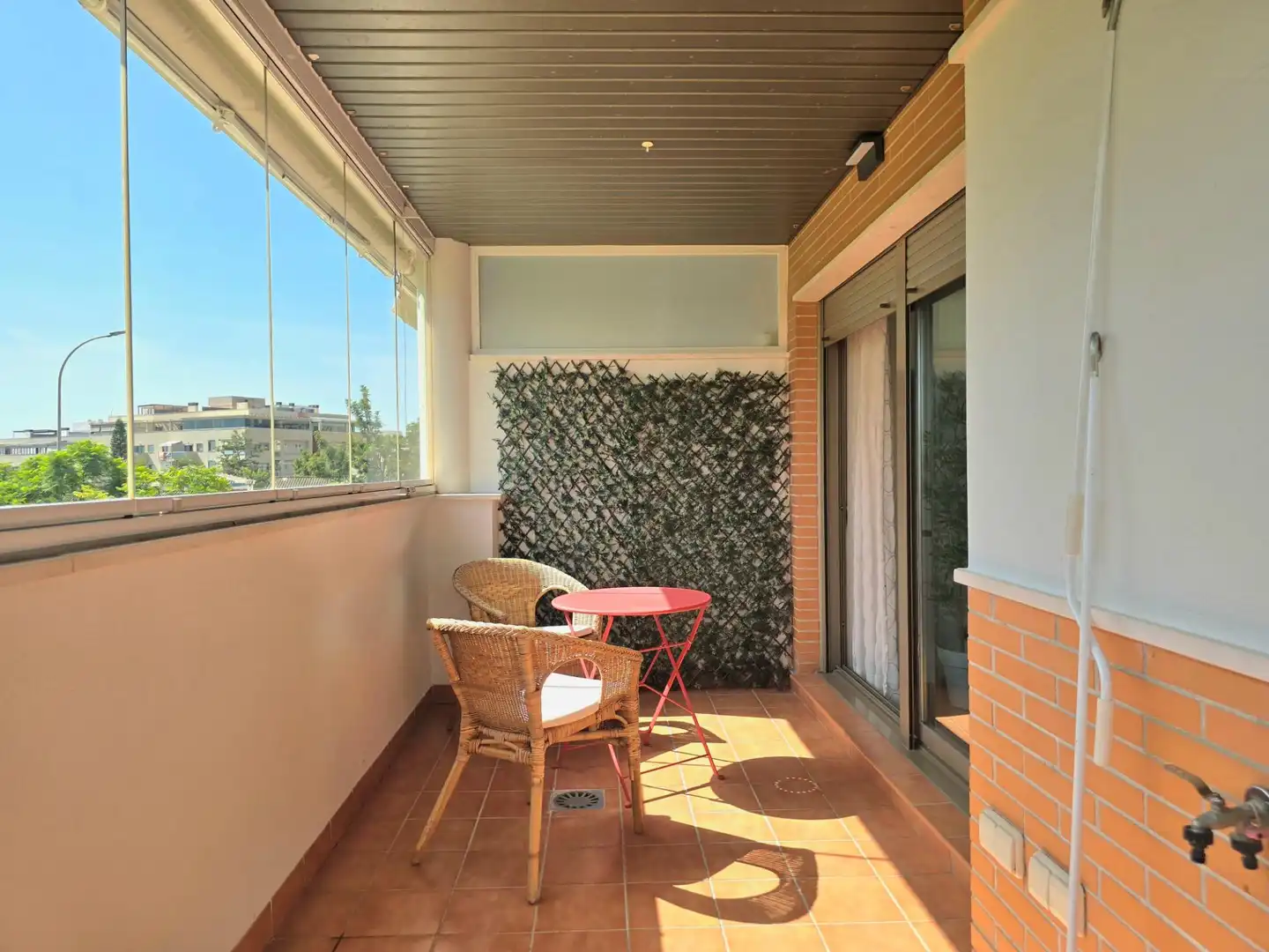 Terraza de Apartamento de alquiler en Torremolinos con Aire acondicionado, Calefacción y Jardín privado