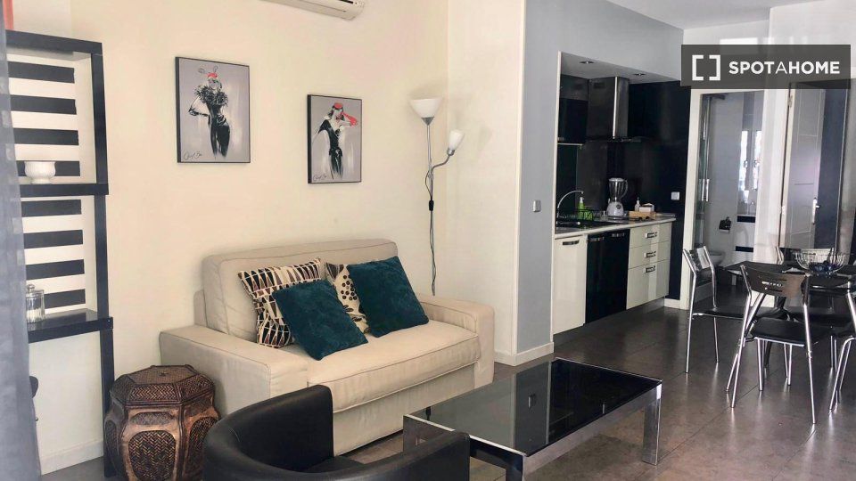 Sala d'estar de Pis de lloguer en  Madrid Capital amb Aire condicionat, Calefacció i Moblat