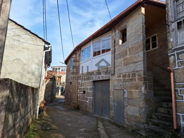 Casa con balcone in vendita a Beade