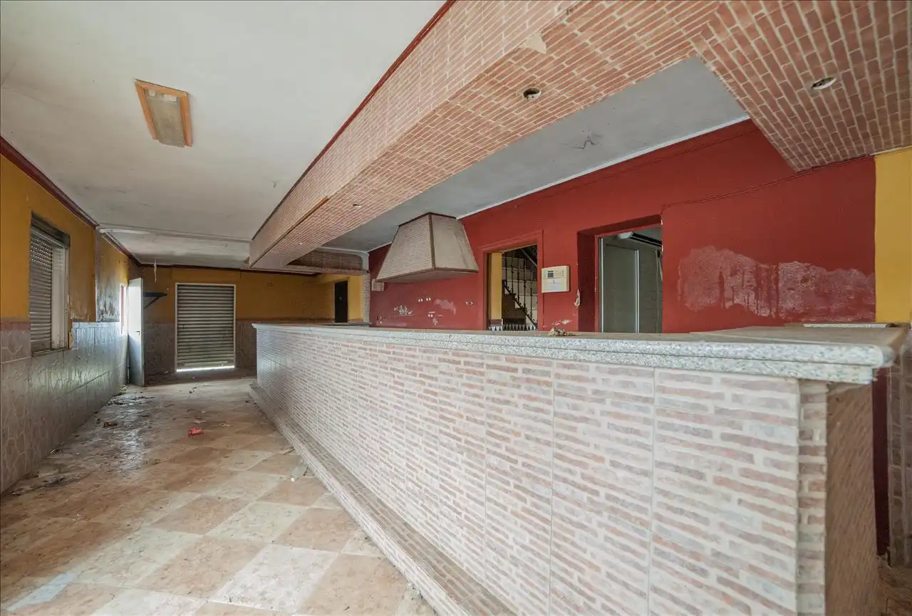 Casa adosada en venta en Lora del Río con Trastero