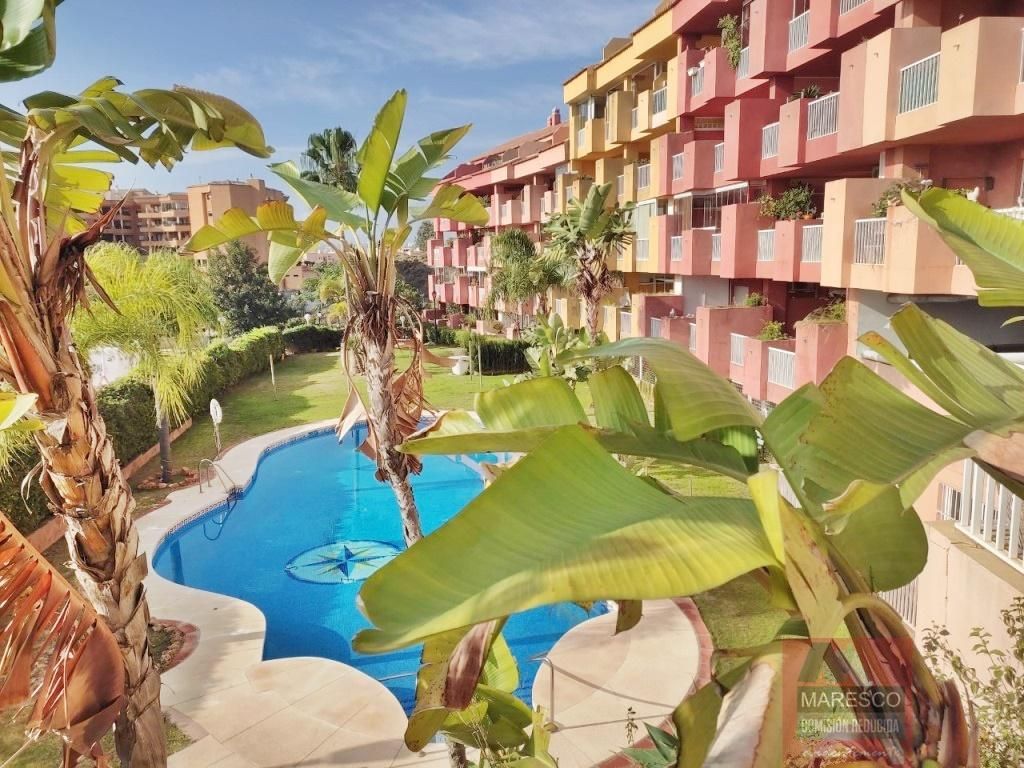 Exterior view of Apartment for sale in Fuengirola  with Air Conditioner, Terrace and Community pool