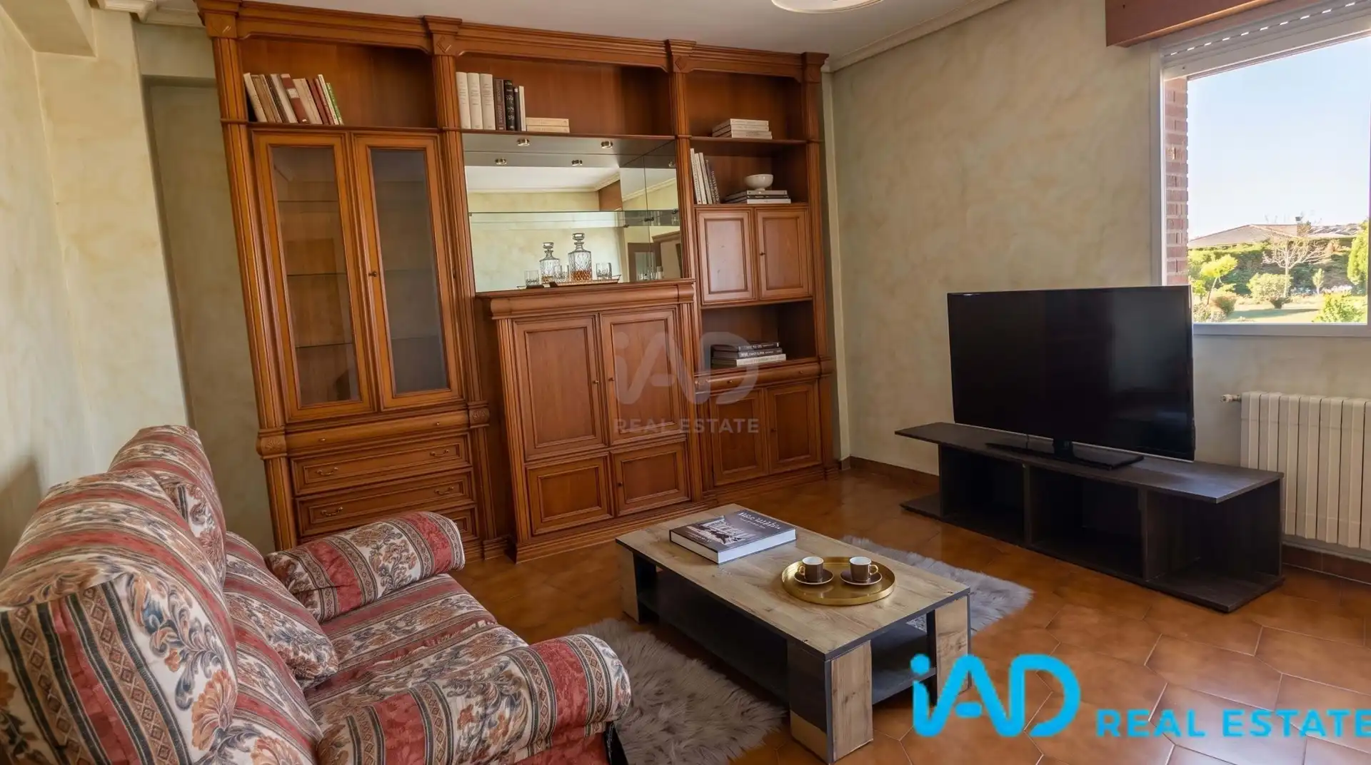 Wohnzimmer von Wohnung zum Verkauf in Leza mit Heizung