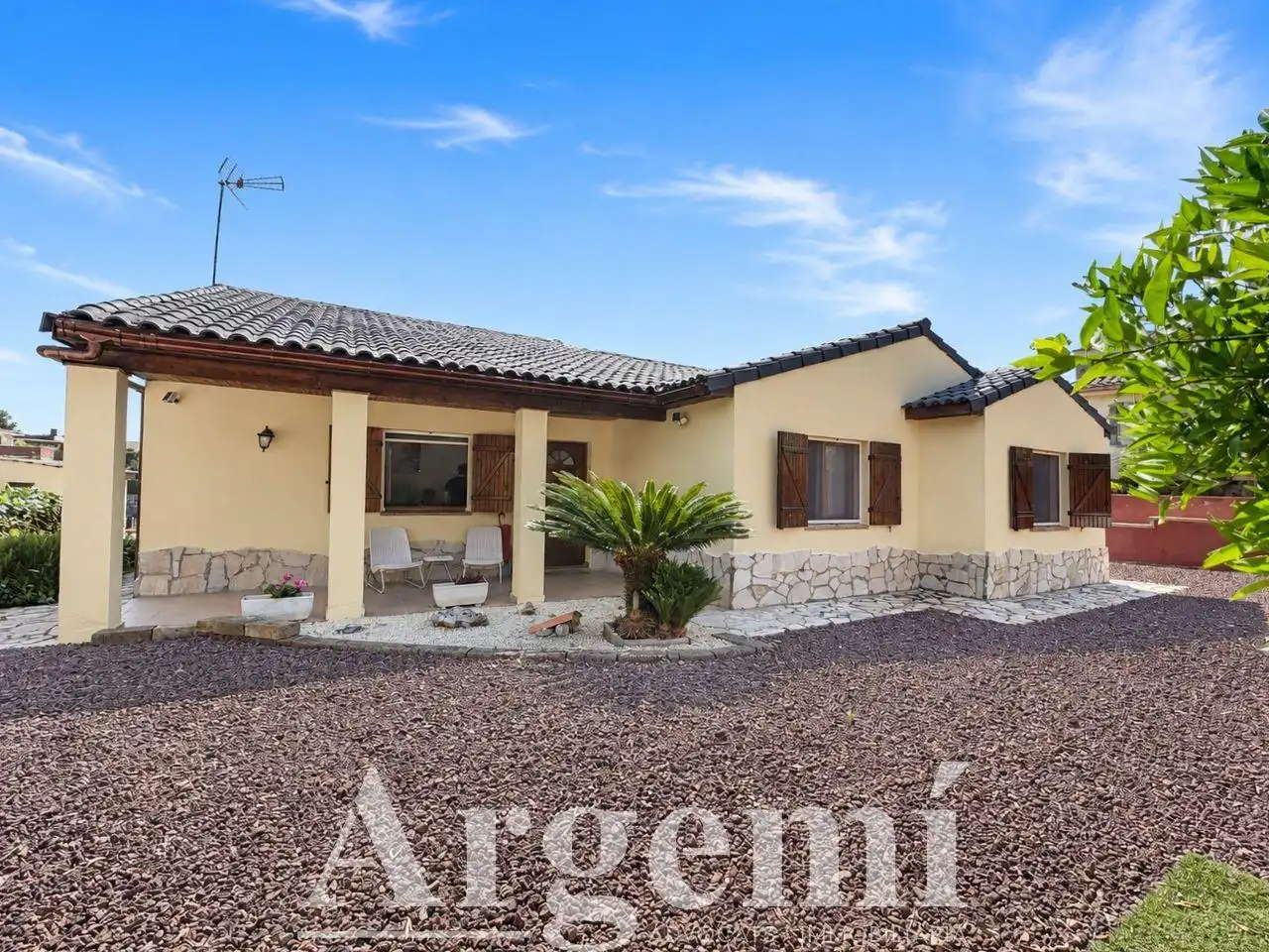 Vista exterior de Casa o xalet en venda en Caldes de Montbui amb Aire condicionat, Calefacció i Terrassa