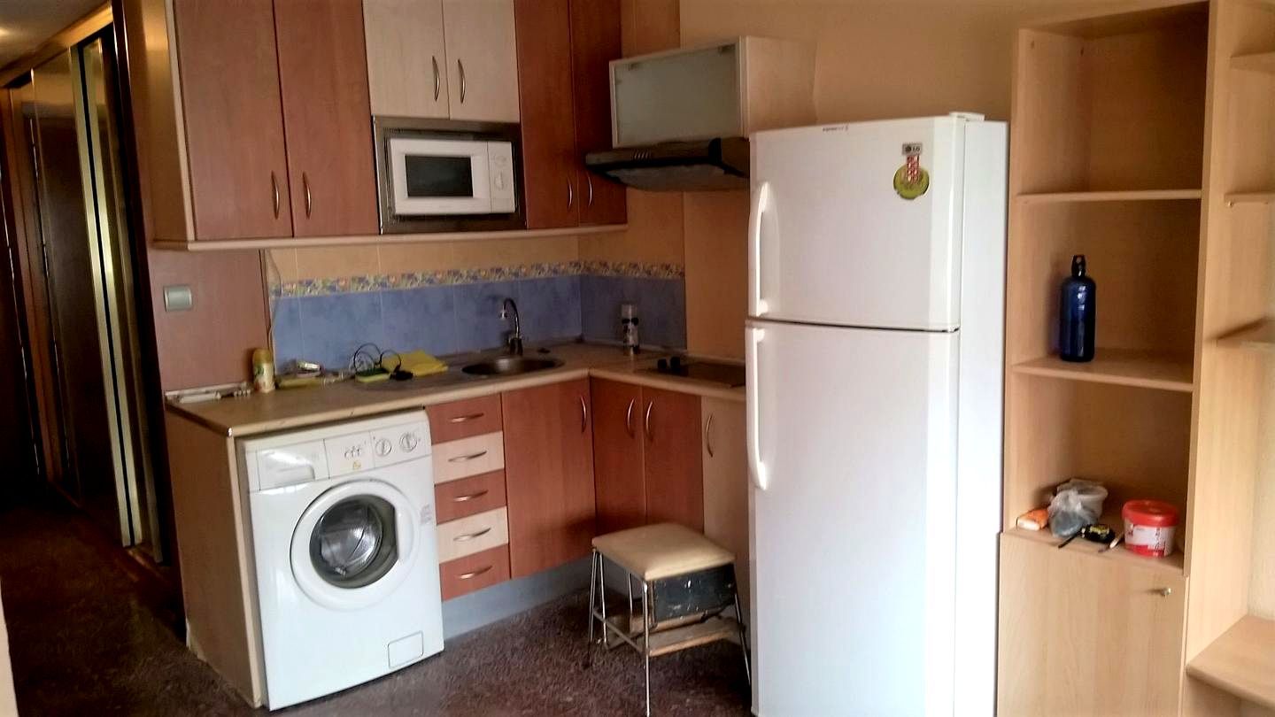 Kitchen of Study for sale in  Zaragoza Capital  with Air Conditioner, Heating and Furnished