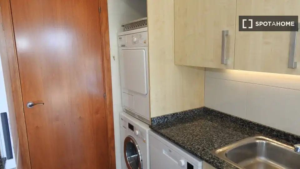 Habitación en Port Forum