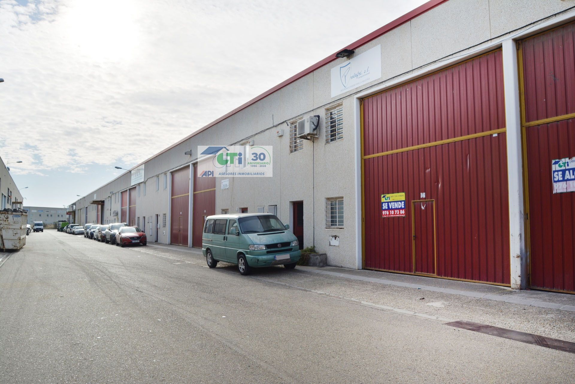 Vista exterior de Nave industrial en venta en La Puebla de Alfindén