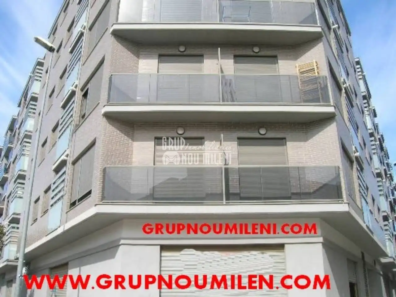 Local comercial de lloguer a Parc Central