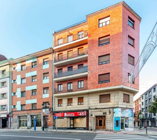 Local comercial en Venta en Calle de Ramiro I, 9 en Ciudad Naranco - Prados de La Fuente