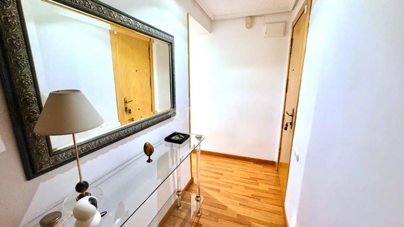 Flat for sale in Valencia  with Air Conditioner and Balcony