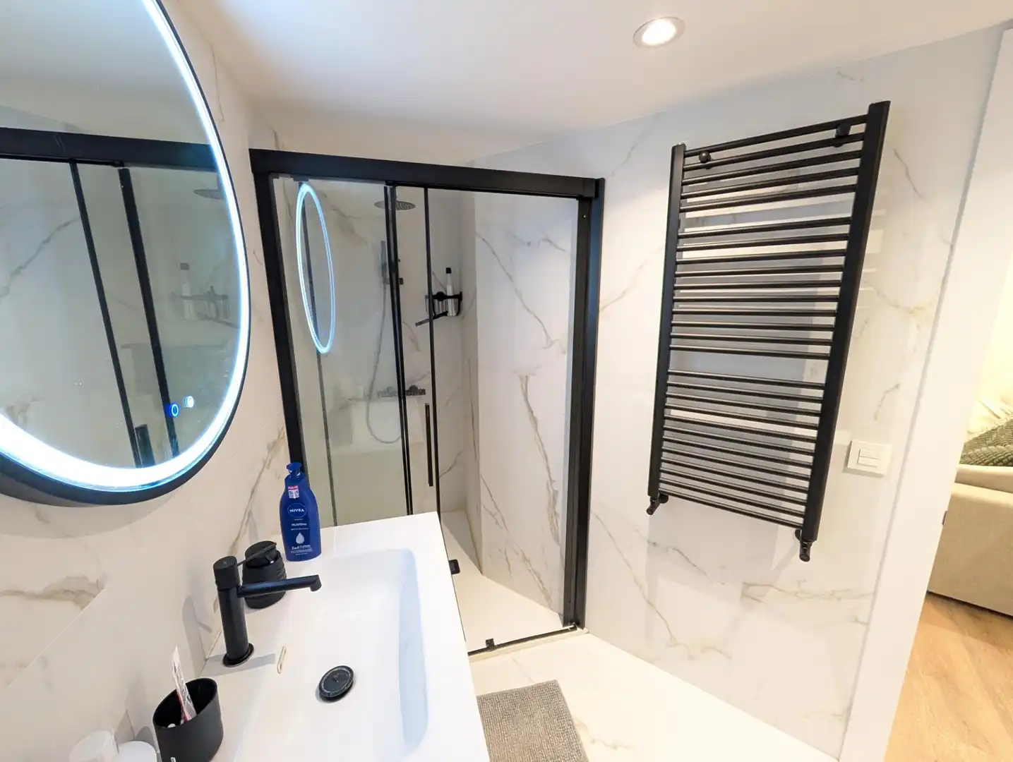 Baño de Piso en venta en Oviedo  con Calefacción, Parquet y Terraza