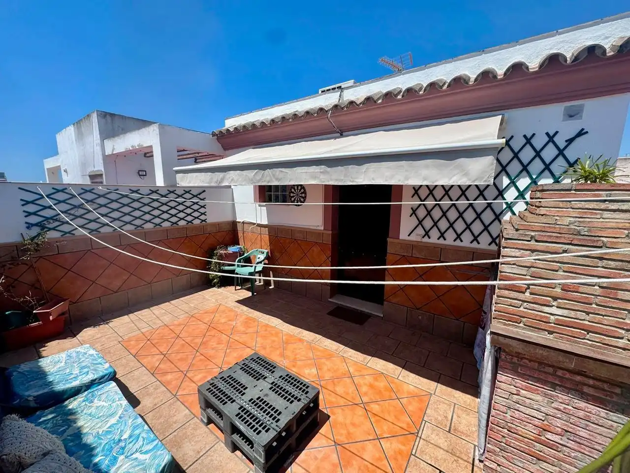 Vista exterior de Casa adosada en venta en Barbate