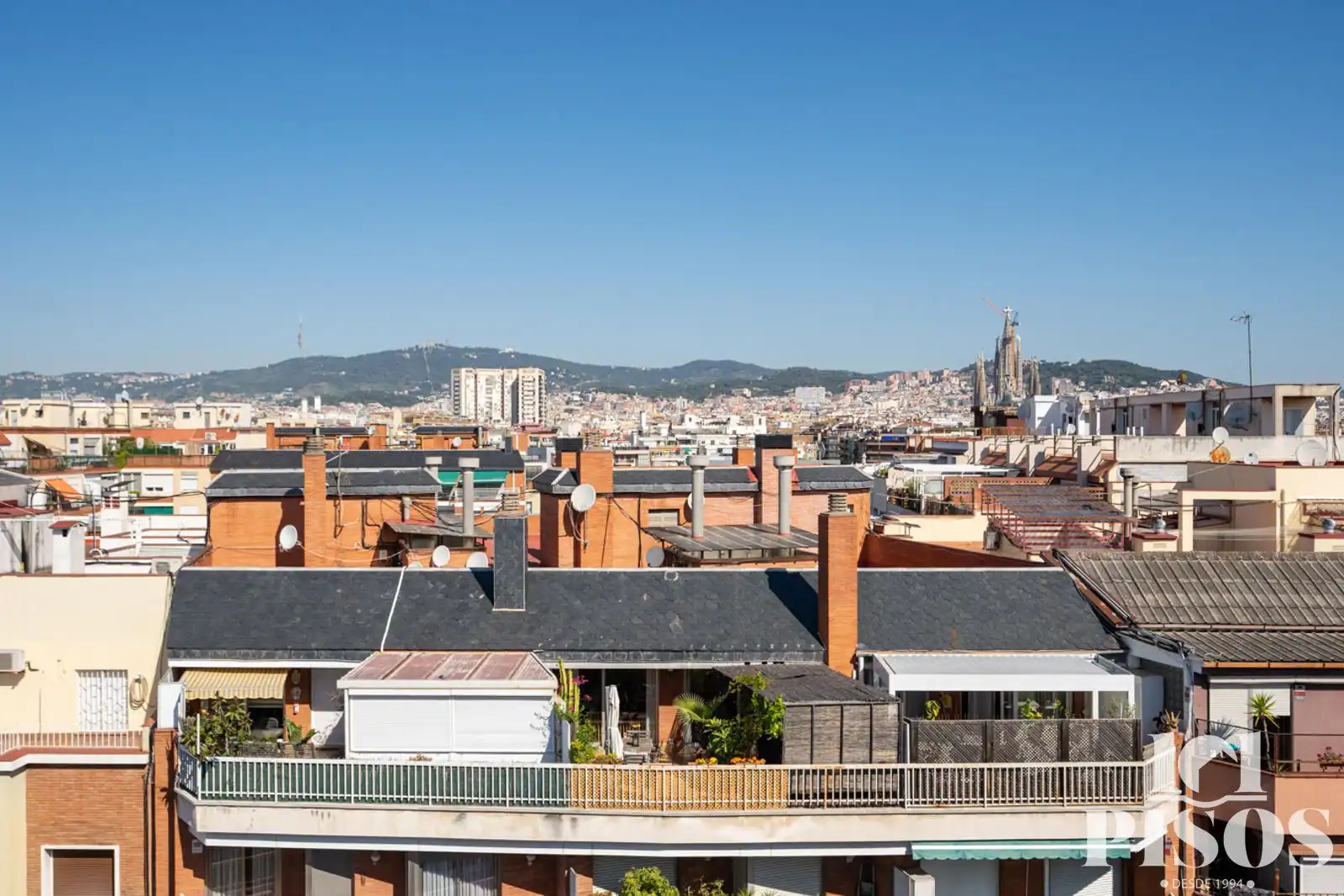 Vista exterior de Ático en venta en Barcelona con Aire acondicionado, Calefacción y Parquet