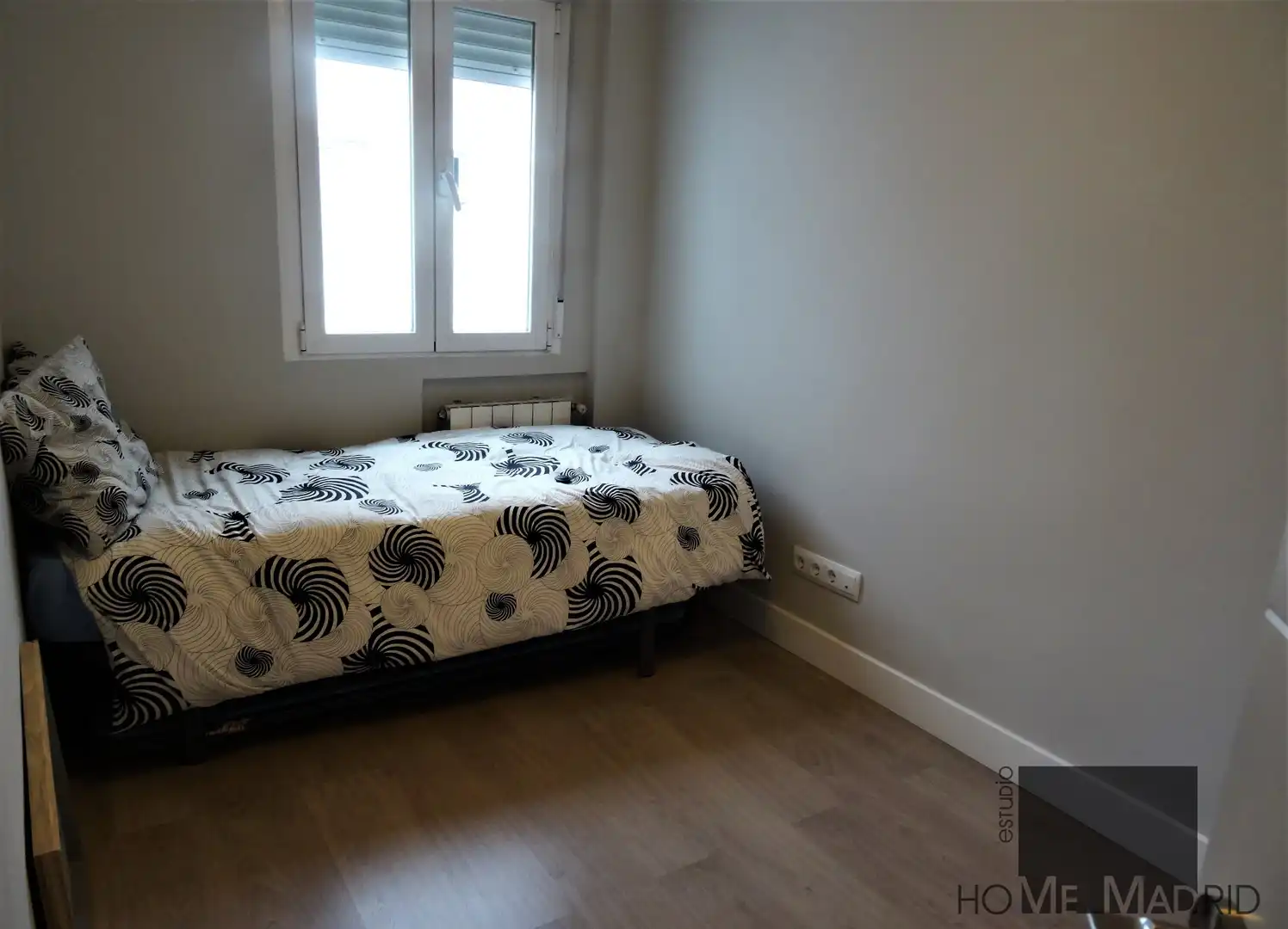 Schlafzimmer von Wohnung zur Miete in Madrid mit Klimaanlage, Heizung und Möbliert