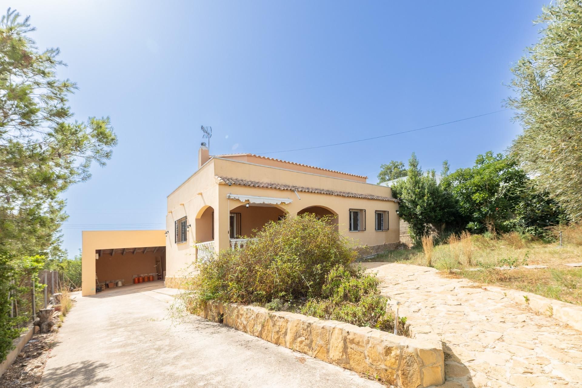 Vista exterior de Casa o xalet en venda en Alfarp amb Calefacció, Jardí privat i Terrassa