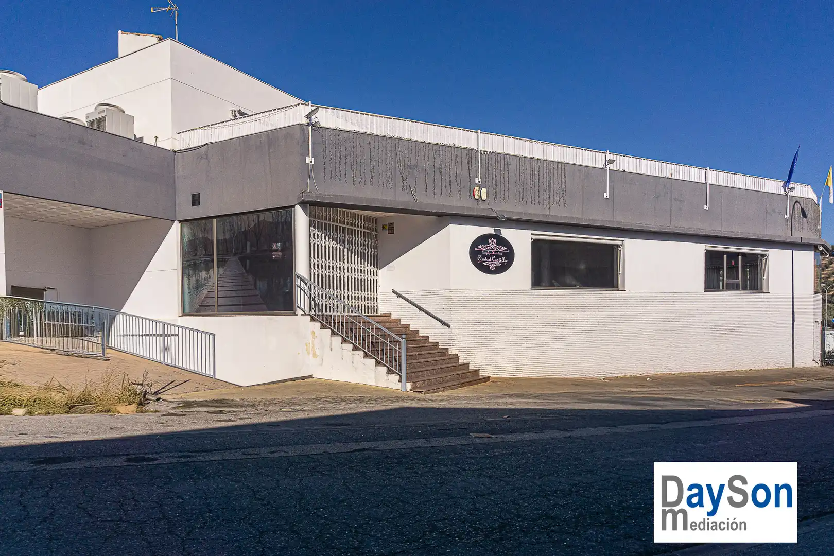 Vista exterior de Edificio en venta en Castillo de Locubín