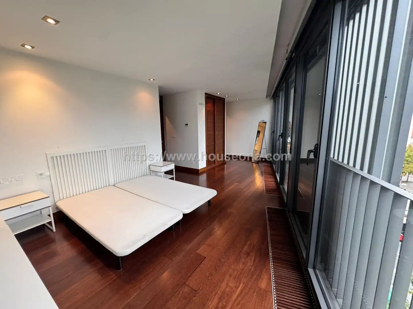 Sala d'estar de Pis en venda en Bilbao  amb Aire condicionat, Calefacció i Traster