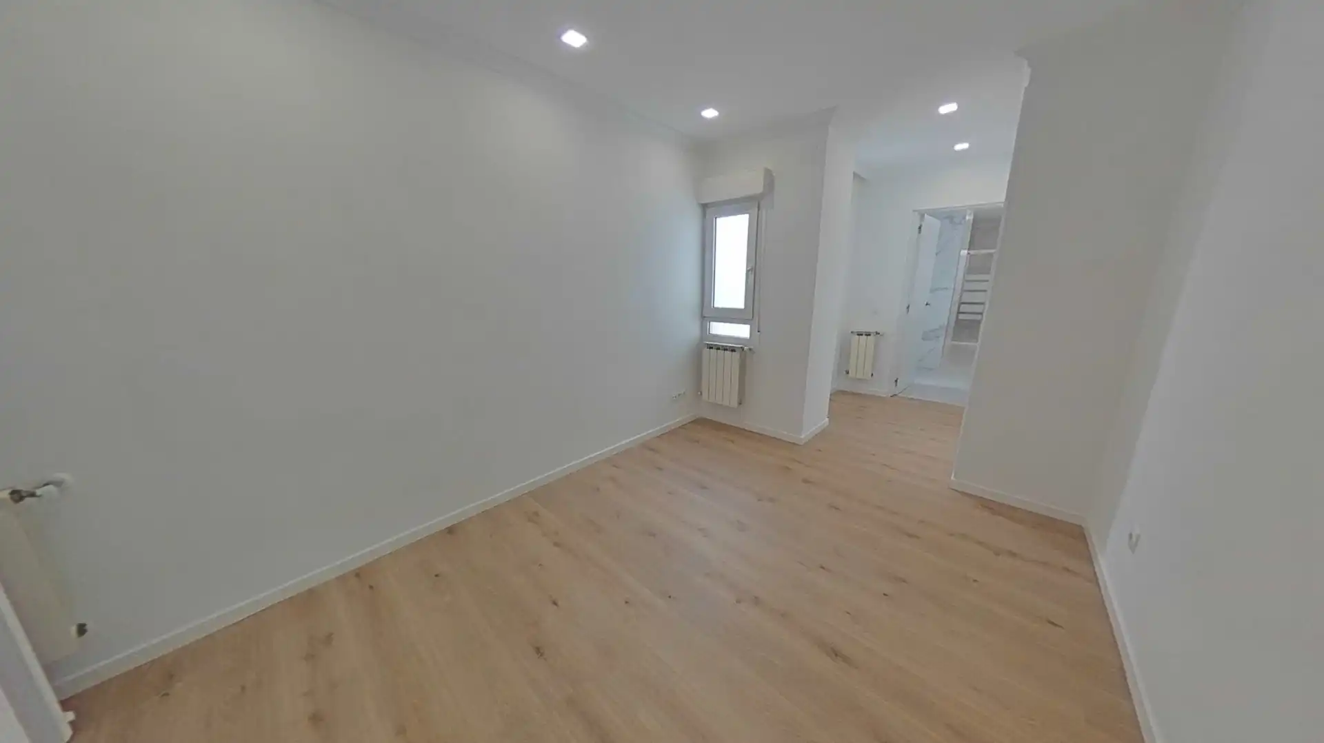 Wohnung zum Verkauf in Madrid mit Heizung, Terrasse und Ofen