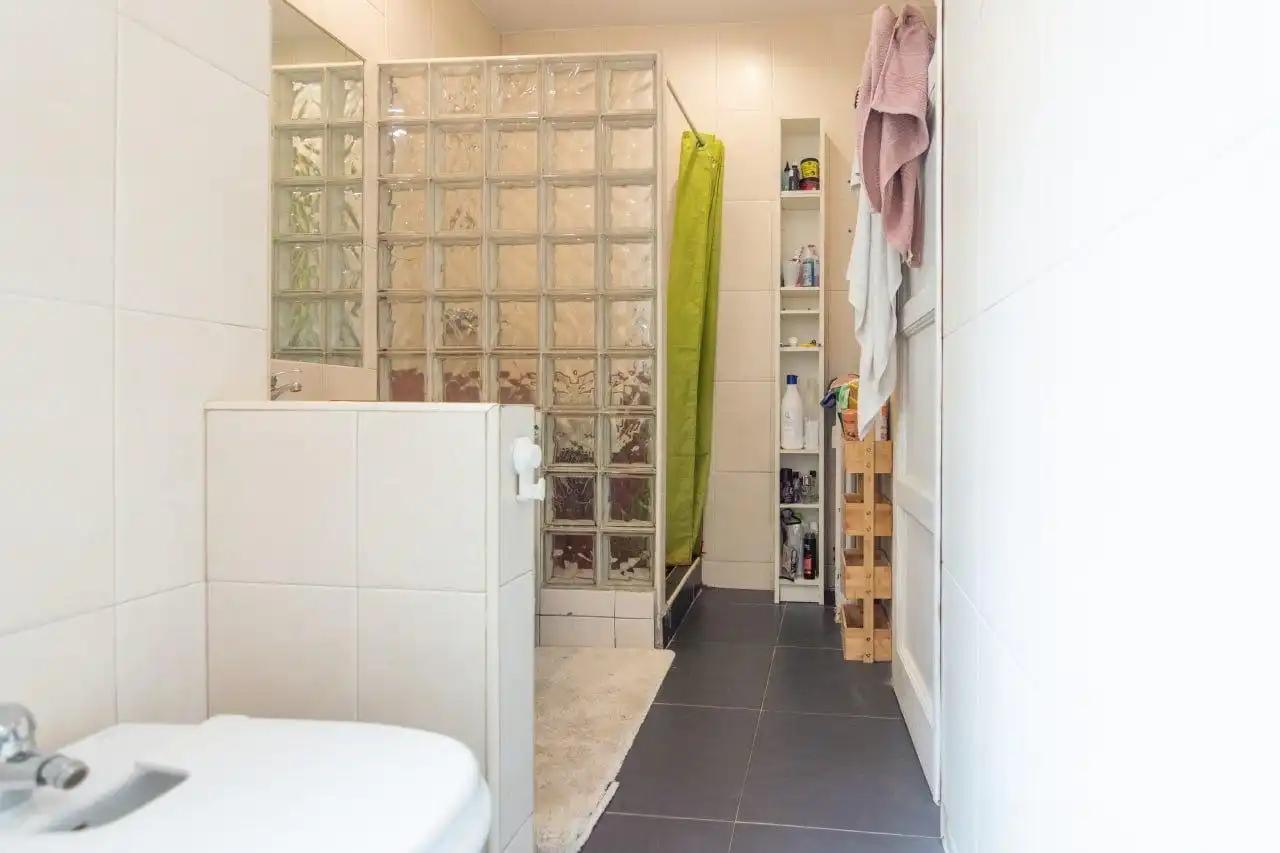 Bathroom of Flat for rent in Madrid