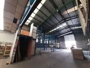 Nau industrial en venda en Humanes de Madrid