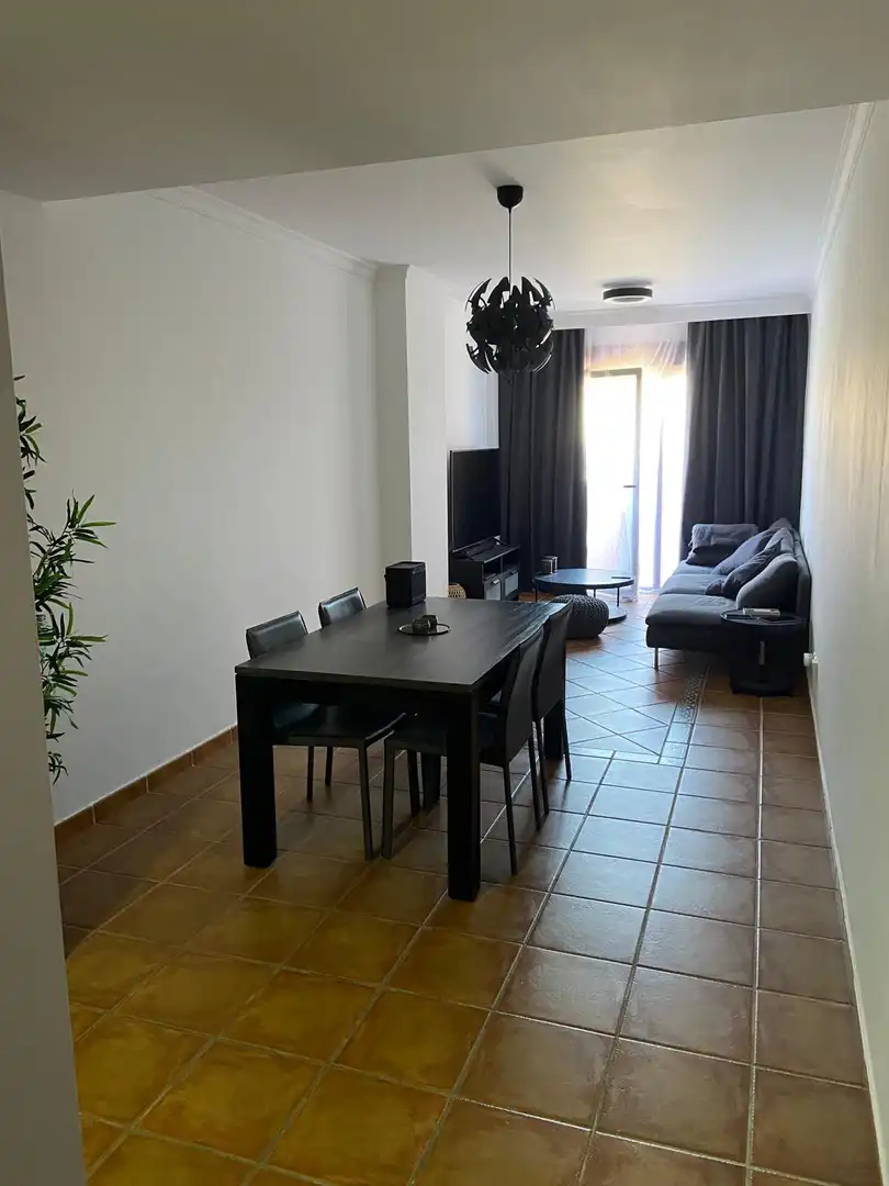 Sala de estar de Planta baja en venta en Estepona con Aire acondicionado, Terraza y Piscina