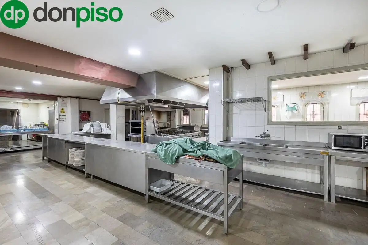 Cocina de Local en venta en Pinos Genil con Terraza