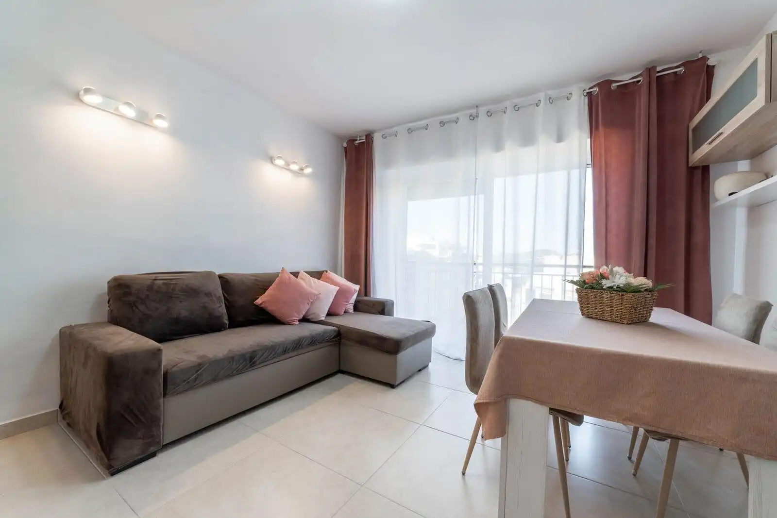 Habitación de Apartamento en venta en Calpe / Calp con Terraza y Amueblado