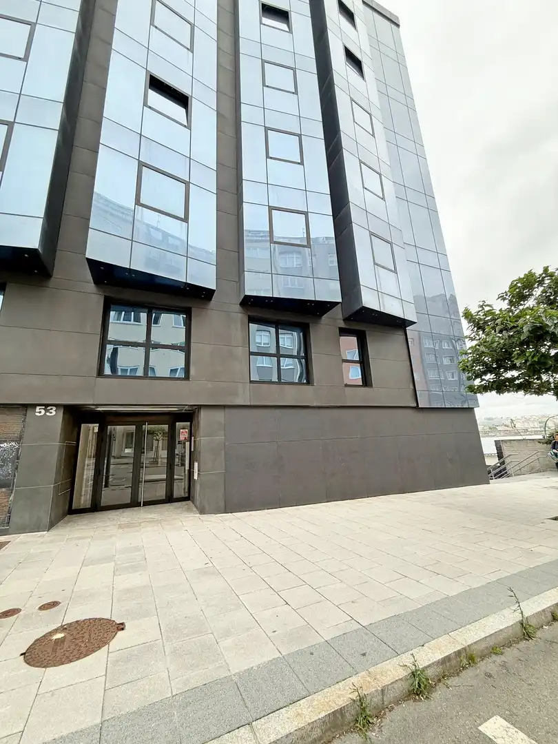 Vista exterior de Piso de alquiler en A Coruña Capital  con Calefacción y Trastero