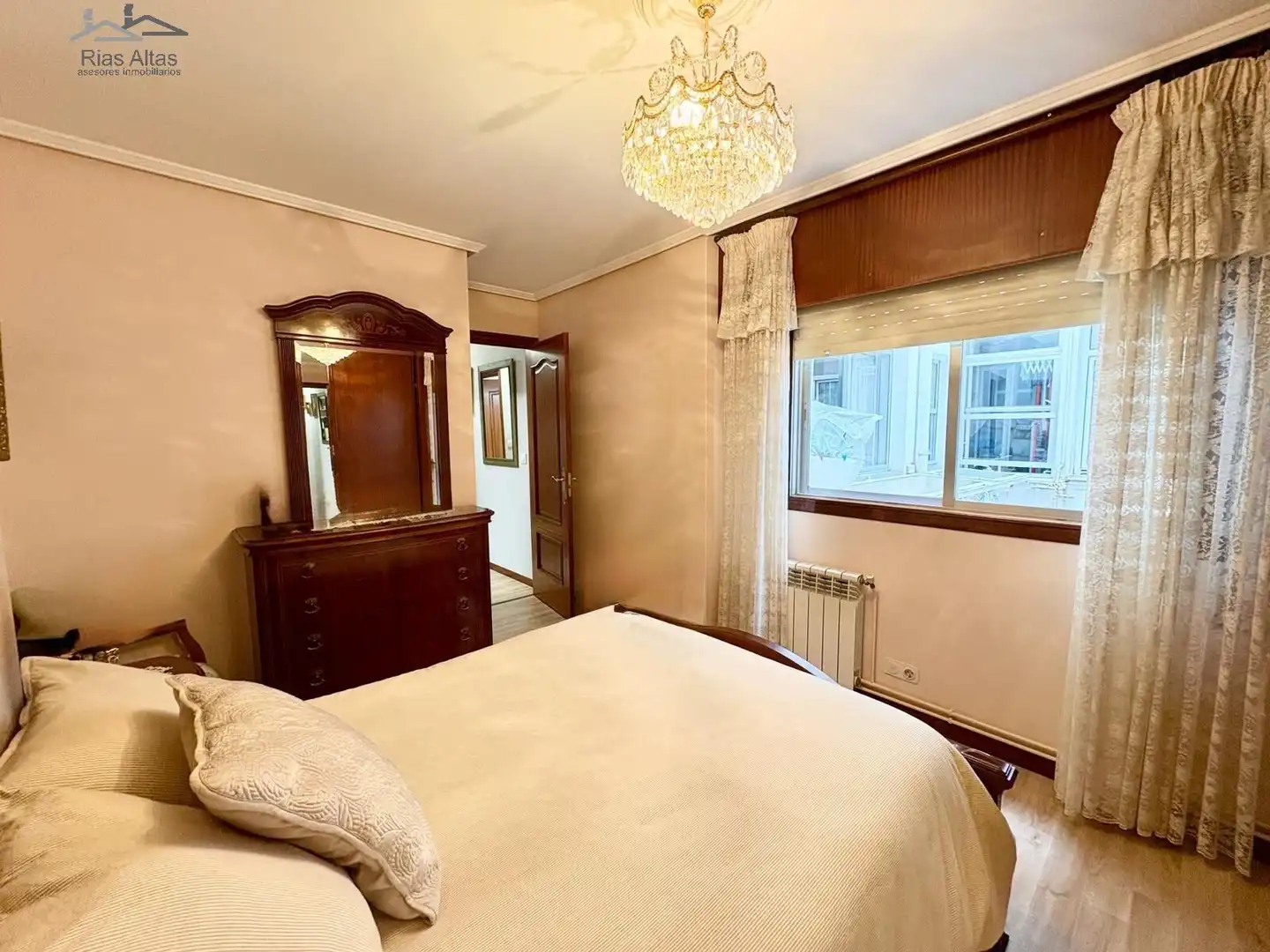 Habitación de Piso en venta en A Coruña Capital  con Calefacción, Jardín privado y Trastero