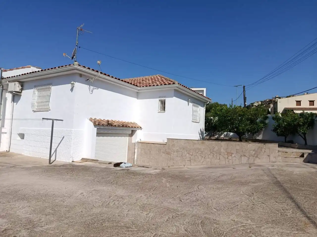 Vista exterior de Casa o xalet en venda en Vinaròs amb Aire condicionat, Calefacció i Jardí privat