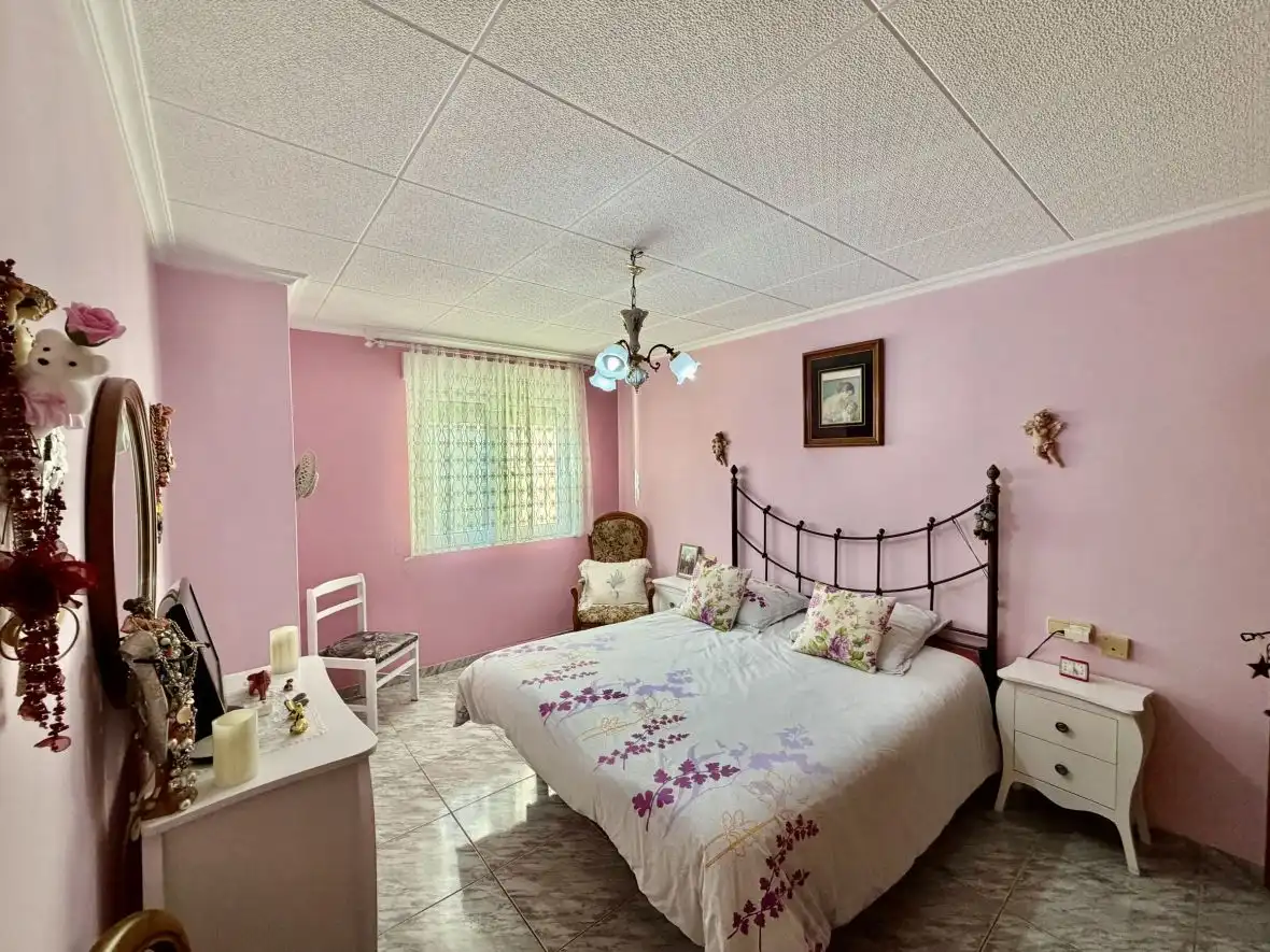 Schlafzimmer von Haus oder Chalet zum Verkauf in Elche / Elx mit Klimaanlage, Terrasse und Schwimmbad