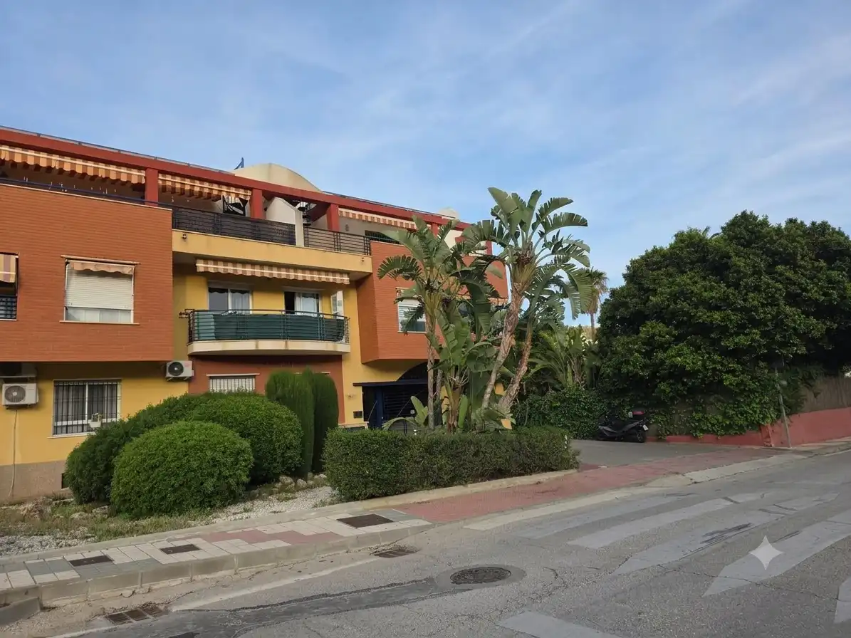 Vista exterior de Ático en venta en Málaga con Piscina comunitaria