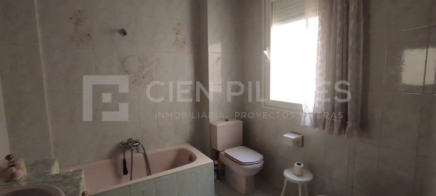 Bathroom of Flat for sale in  Logroño
