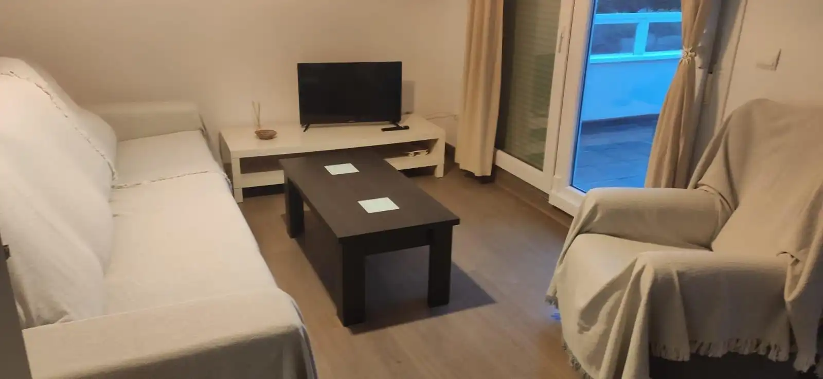 Wohnzimmer von Dachboden zur Miete in Almería mit Klimaanlage, Terrasse und Möbliert
