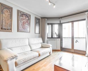 Living room of Flat for sale in  Madrid Capital  with Heating, Terrace and Storage room