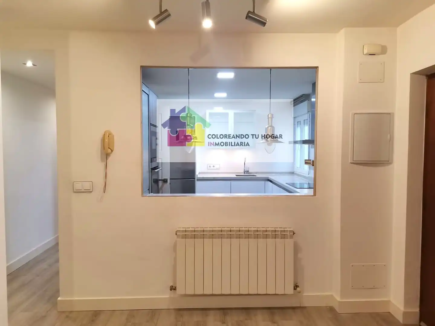 Cuina de Pis de lloguer en León Capital  amb Calefacció, Parquet i Terrassa