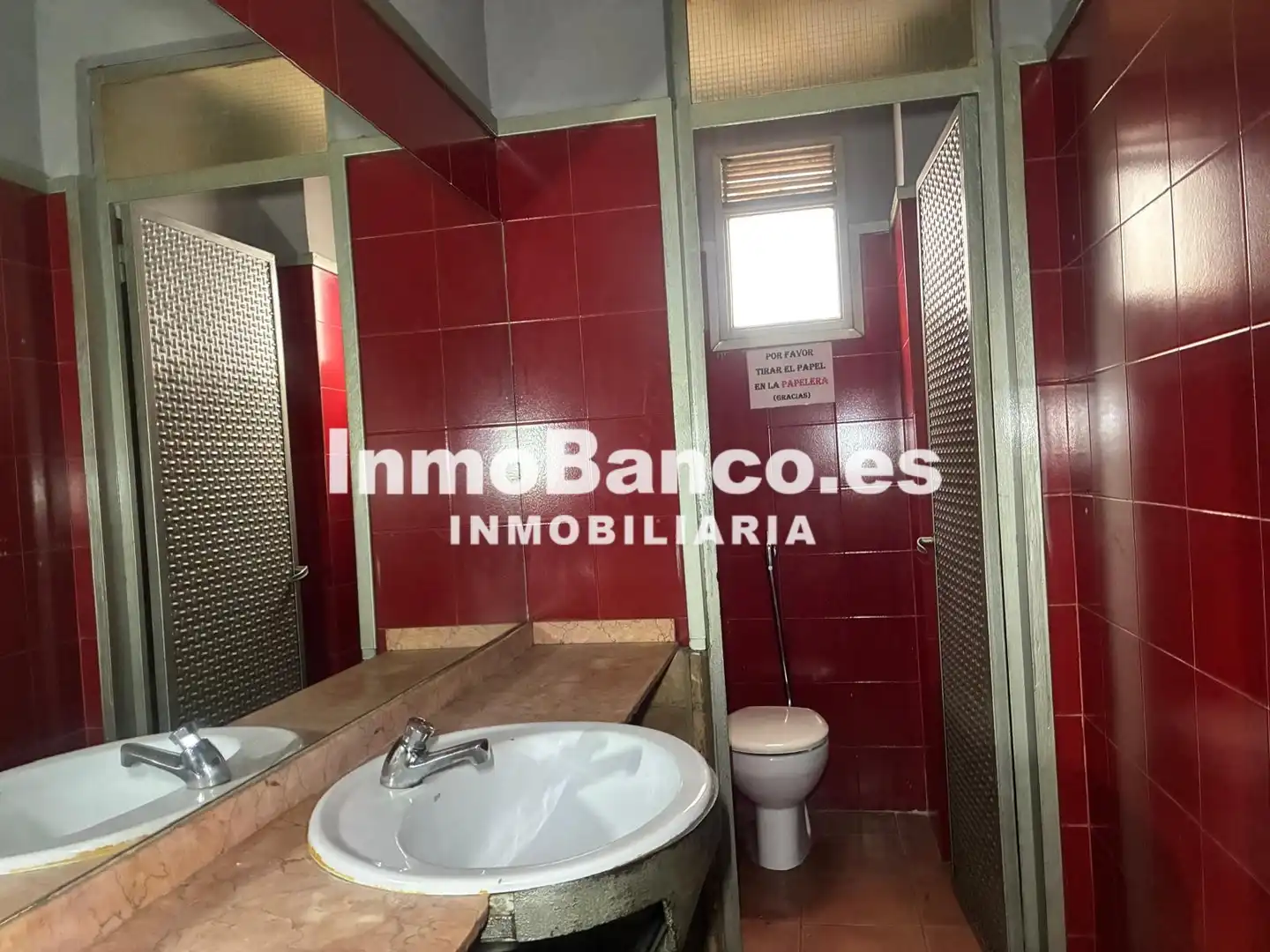 Bathroom of Commercial properties for sale in La Pobla Llarga  with Terrace