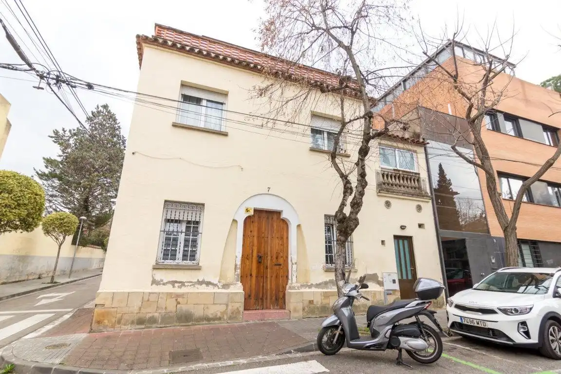 Exterior view of Houses for sale in Sant Cugat del Vallès  with Air Conditioner, Heating and Private garden