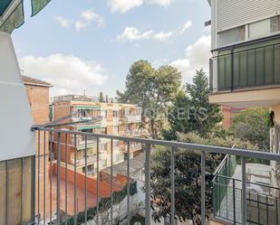 Exterior view of Apartment for sale in  Barcelona Capital  with Air Conditioner and Balcony