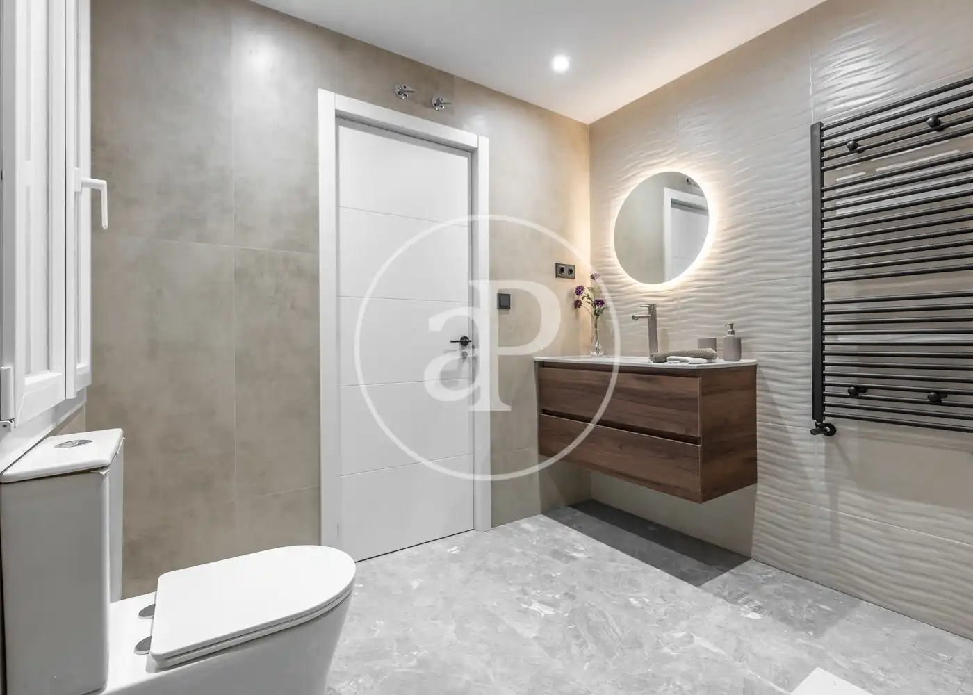 Baño de Piso en venta en Madrid con Aire acondicionado y Calefacción