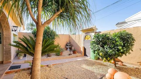 Foto 4 de Casa adosada en venda a Calle Rosalia de Castro, Zona Carrefour - Urbanizaciones, Torrevieja