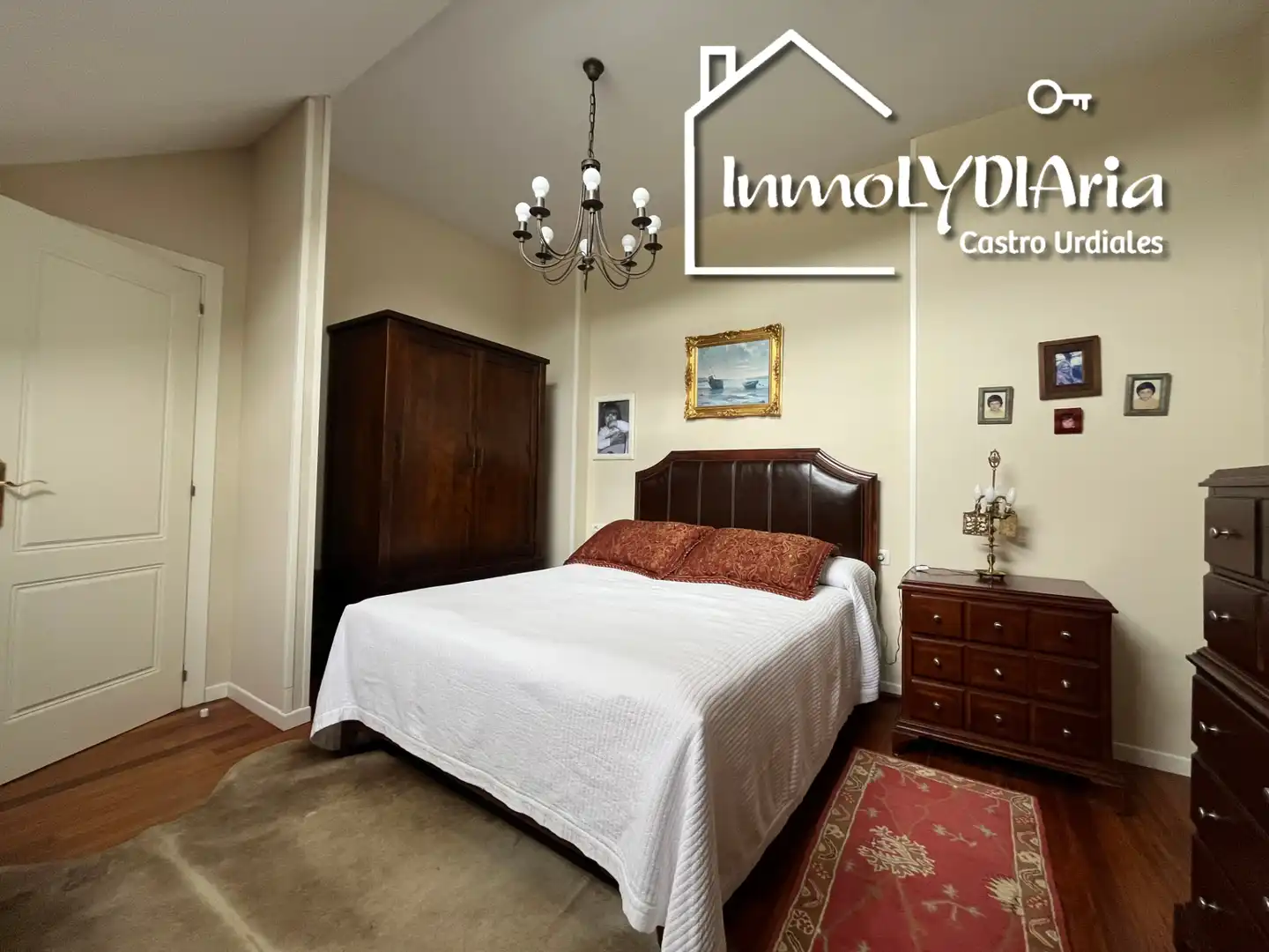 Habitación de Casa o chalet en venta en Castro-Urdiales con Calefacción, Jardín privado y Parquet
