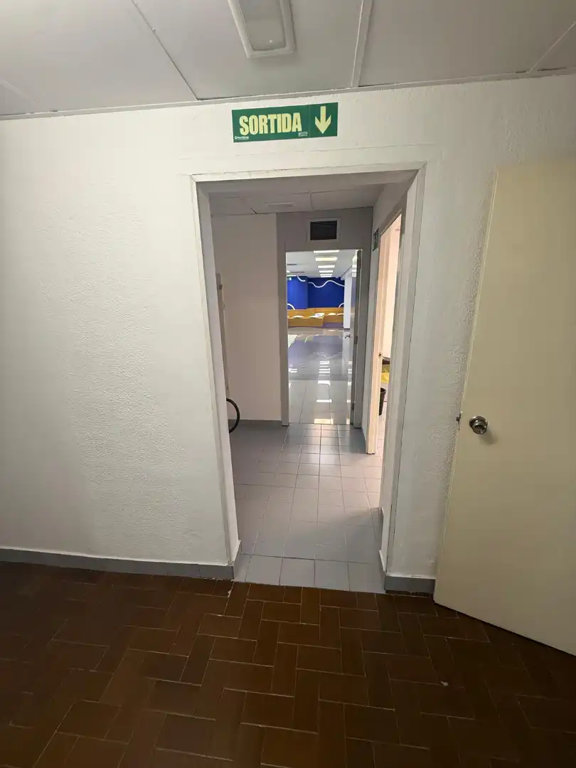 Commercial properties for rent in Esparreguera  with Air Conditioner and Heating