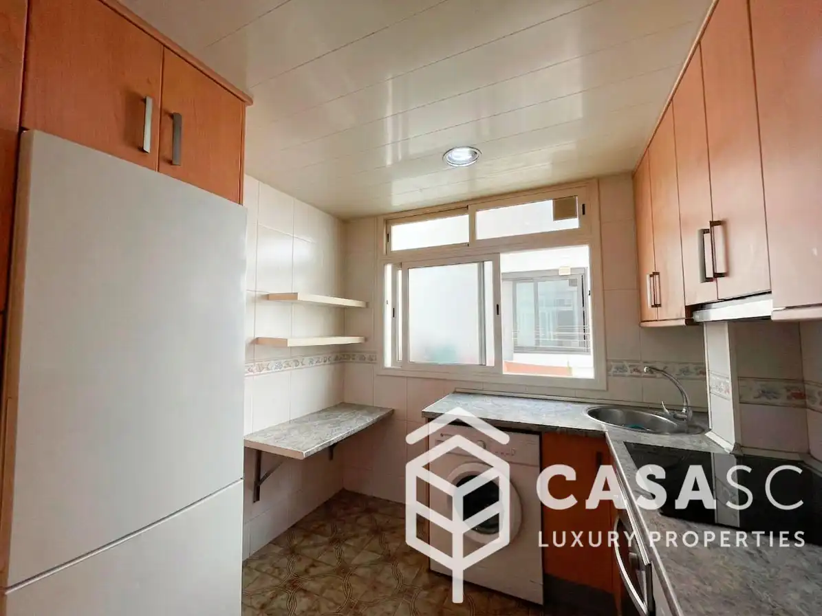 Cocina de Piso en venta en Cerdanyola del Vallès con Calefacción y Balcón