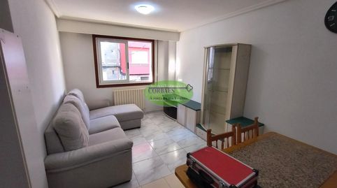 Foto 2 de Apartamento de alquiler en A Carballeira, Ourense Capital