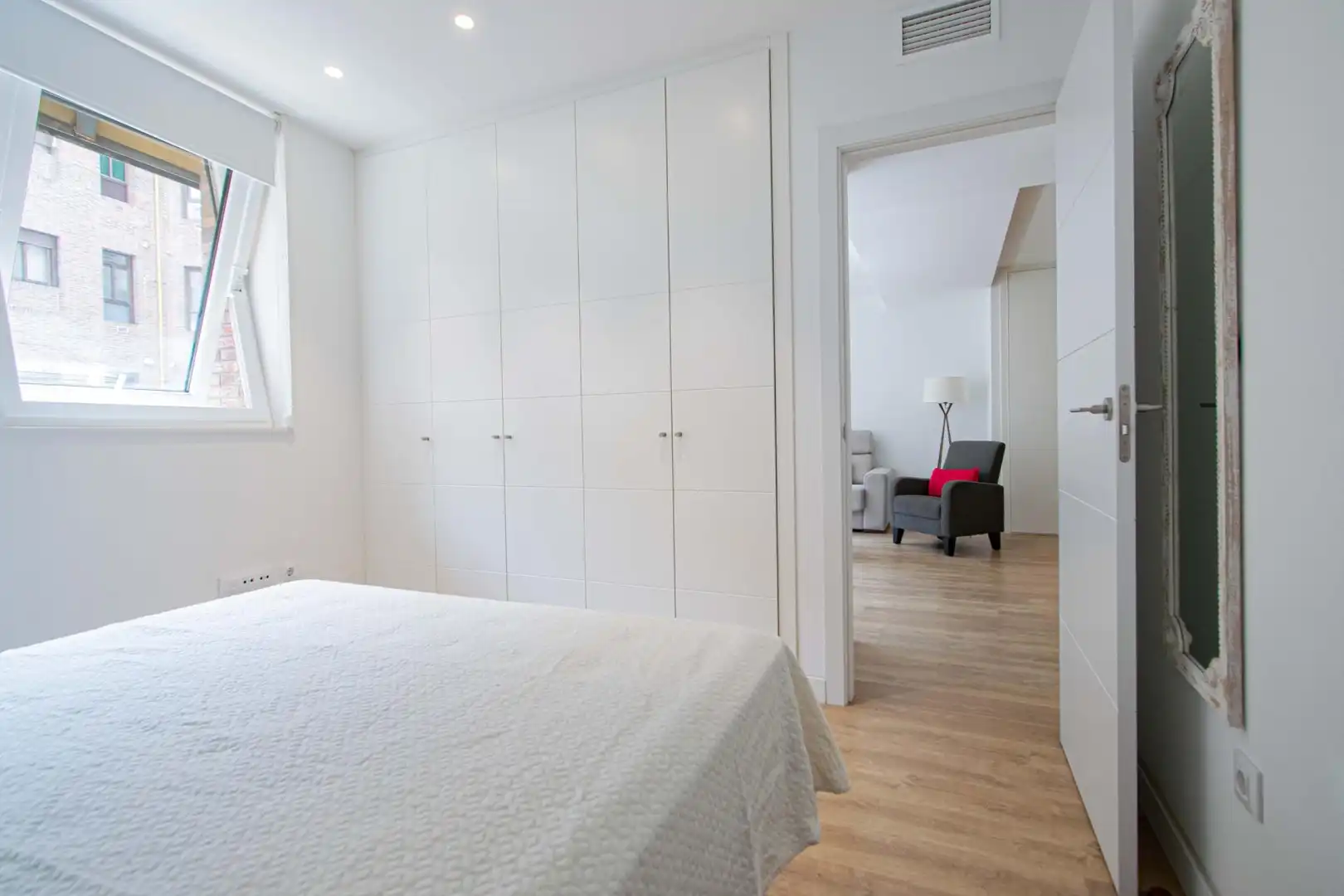Schlafzimmer von Wohnungen zum Verkauf in Sevilla mit Klimaanlage und Parkett