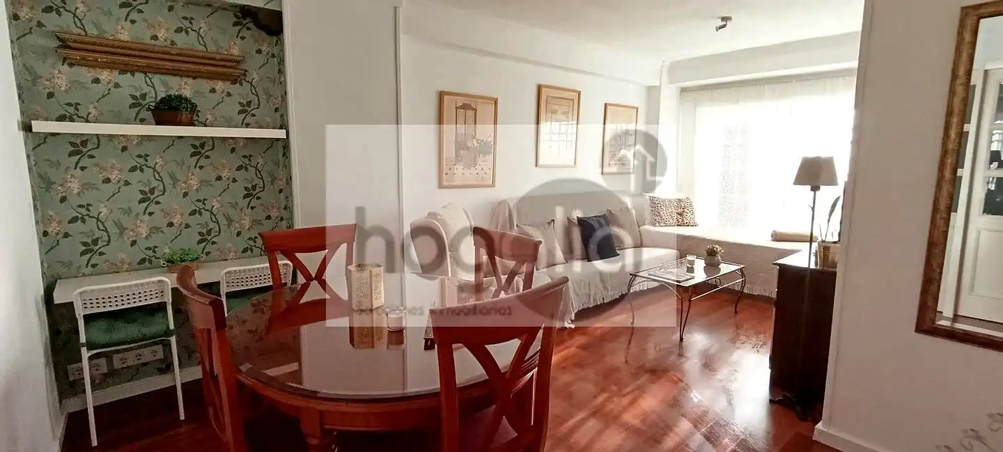 Living room of Flat for rent in Sevilla  with Air Conditioner and Furnished
